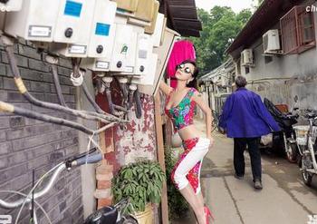 透过爱丝的眼睛，丝革女王的作品让我发现了另一种美！