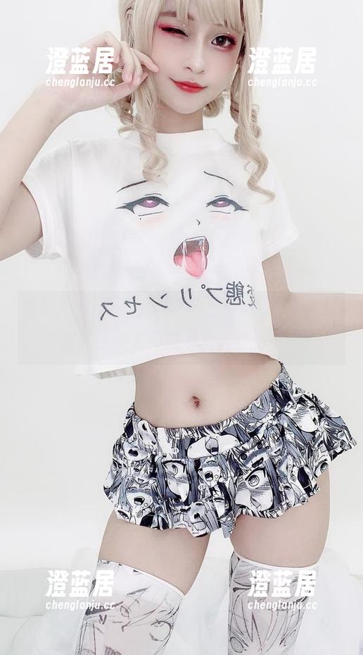 如果Azami是学校里的“少女”，那这些套图就像她发的朋友圈，百看不厌。
