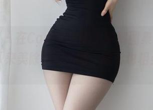 微密圈 – 在Cool文茜的丁字裤图集中，发现了原来美除了在前面，背影也相当撩人。