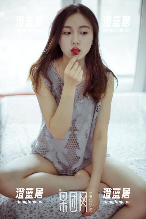 GIRLT果团网-周琰琳LIN GIRLT果团网 - 私拍版周琰琳LIN的棉袜,美到让你不忍心给它浇水!