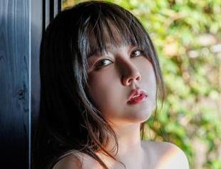 这波KANEKO_咔喵最新美腿图片，绝对让人想多看几眼…甚至多几遍！