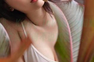 高速在线，Kang Inkyung和她那红裙之间不得不说的暗流。