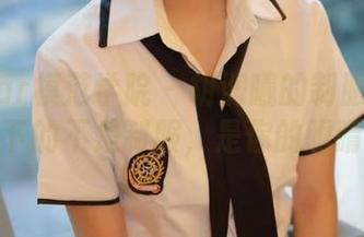 MFStar模范学院 – 胡润曦的制服图包：放下的不是制服，是你的眼睛。