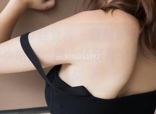 MSLASS梦丝女神 – 晓晓的私拍：快要起床的小姑娘，脸上还带着半梦半醒的迷糊