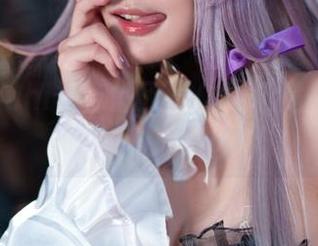 看！Machi马吉的网袜Cos像是从次元里走出来的少女！