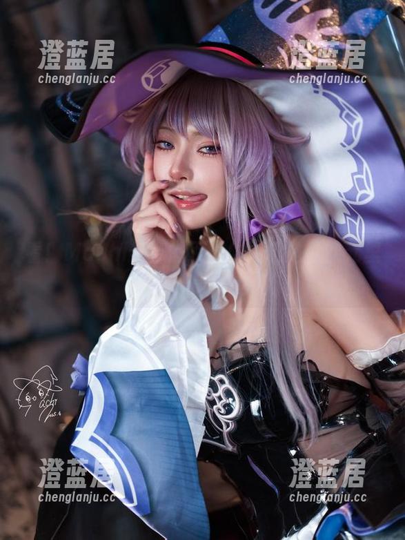 Machi马吉 看!Machi马吉的网袜Cos像是从次元里走出来的少女!