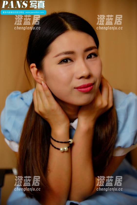 PANS - 网袜写真——小倩自信翻倍，连袜子都开始争风吃醋！