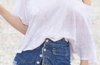 UGirls尤果网 – 原图，景思晴的制服随意却又不失个性，沉迷其中。