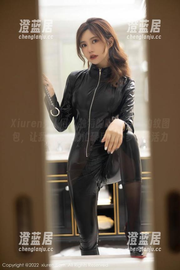 Xiuren秀人网 - 独特的喵喵JOJO豹纹图包，让我在一天的忙碌后意外多了些活力。