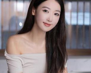 Xiuren秀人网 – 在泳衣中沉迷，孟狐狸FoxYini的作品真有魔力，快来下载吧！