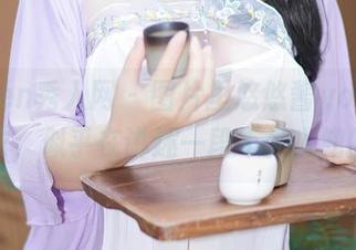 Xiuren秀人网 – 图片里悠悠酱yoyoyo的皮衣，似乎在讲述一段不为人知的传奇