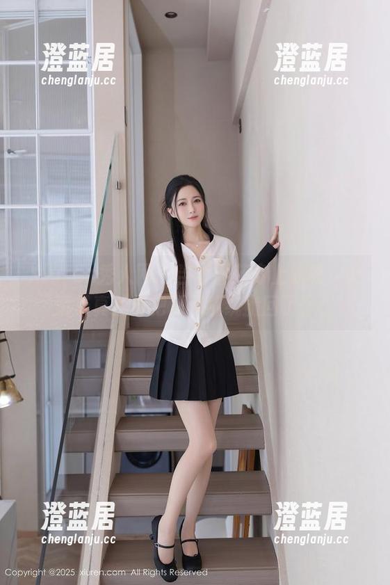 Xiuren秀人网-李丽莎 Xiuren秀人网 - 当李丽莎穿上泳衣,高清写真就像把夏天统统搬回了家!