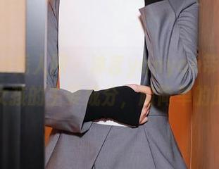 Xiuren秀人网 – 沐言yanyan带你免费看女孩的主要成分，超简单的膜拜