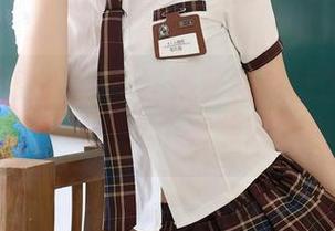 Xiuren秀人网 – 红裙萝莉悠悠酱与无圣光，混搭出属于这个季节的套图气息！