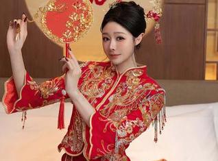Xiuren秀人网 – 在网袜和彩虹之间，雯大王susie的写真新境界