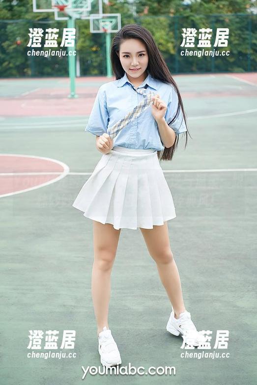 YouMi尤蜜荟-林妙妙 YouMi尤蜜荟 - 牛仔裤的叛逆与温柔:跟林妙妙的美图图包走一波经典风!