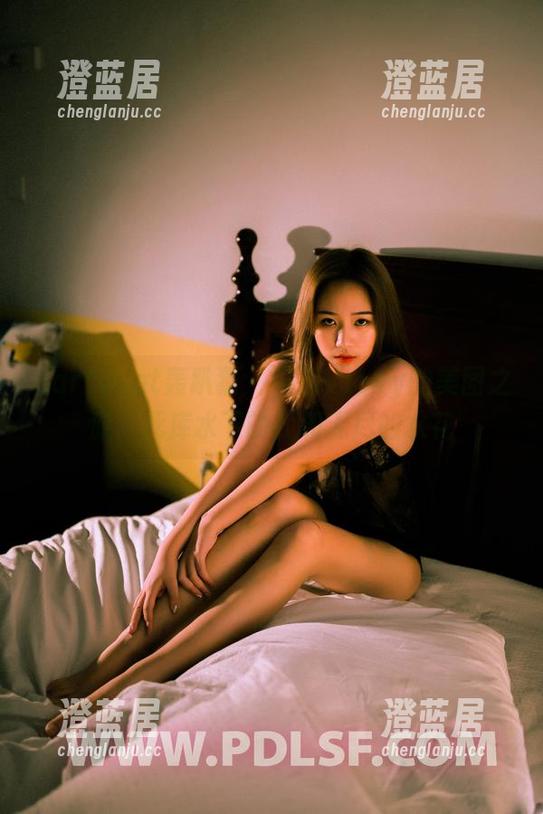 partycat轰趴猫-可乐Vicky partycat轰趴猫 - 可乐Vicky的美图之旅:死库水下的我和无尽的水花