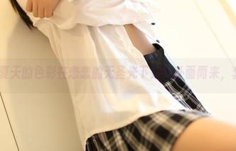 rosi – 夏天的色彩在恋恋的无圣光下始终扑面而来，套图见。
