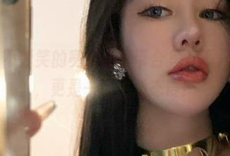 微密圈 – 不爱笑的赛琳的吊带合集，不只是个图包，更是一种生活态度！
