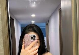 微密圈 – 看着不爱笑的赛琳的花嫁写真，心中暗自发誓：下次我再也不让新娘的捧花苟且偷生！
