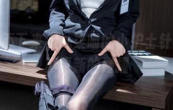 目光停不下来，九柒喵的小护士针筒与写真更新的碰撞