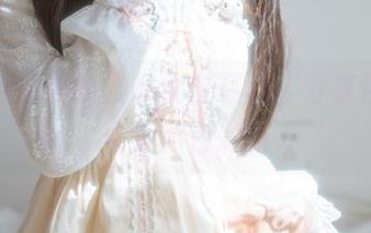 六味帝皇酱的樱花女友写真，分享那一抹春天的色彩。