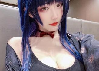 啾小妍Deer终于更新，新一波空姐写真集，快来瞧瞧这身姿，别忘了舔舔屏！