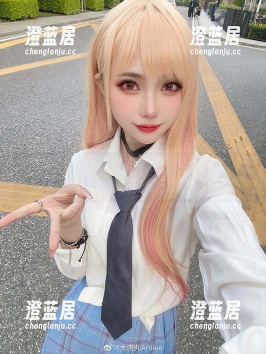 大肉丸Amiee的睡衣原图，随便一瞥，我的思绪就飞到了云端！