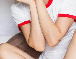 头条女神 – 乔安又来了，这次用粉色抓住你的心，当然，还有充实的资源大礼包！