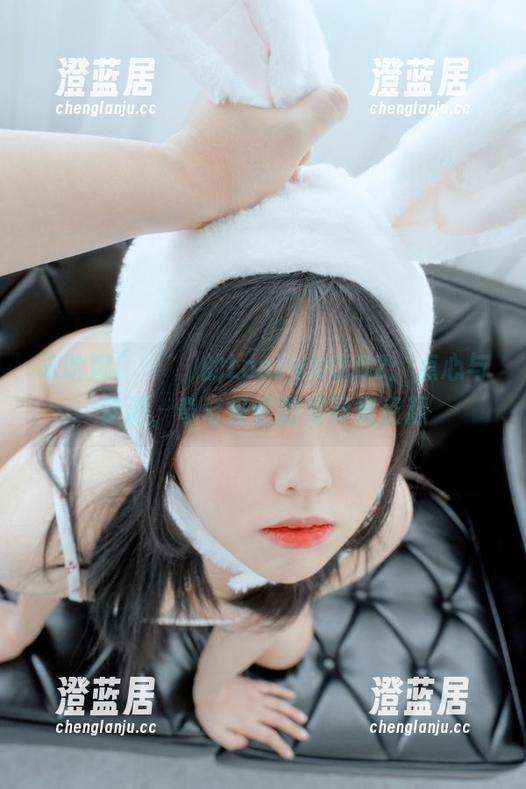 宋哈娜(송하나)的LoozyNO.02：点心与梦游，奇奇怪怪的写真集资源