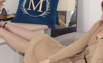 小众视觉 – 嘘！这里是思思姐的写真，御姐风格中透着一丝戏谑。