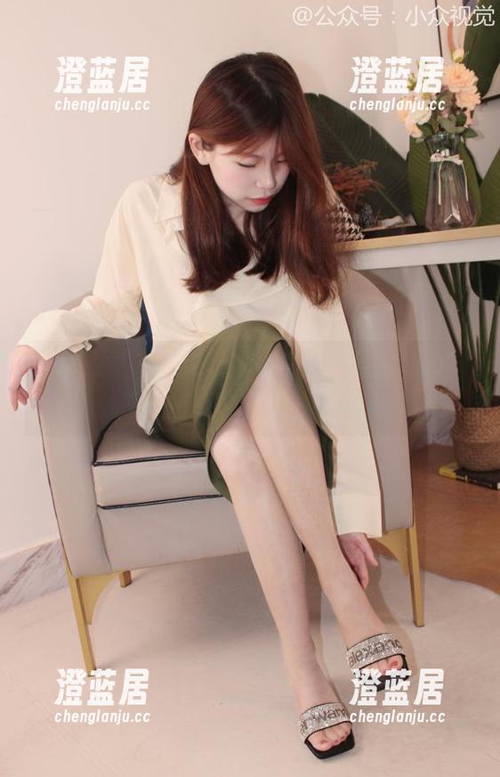 小众视觉-灵灵 小众视觉 - 灵灵私拍合集:裸足的姿态,总是那么让人想一探究竟