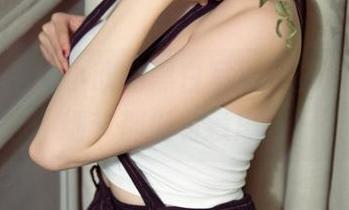 尤果网 – 看小欧的黑白写真，资源里每个细节都挺有意思。