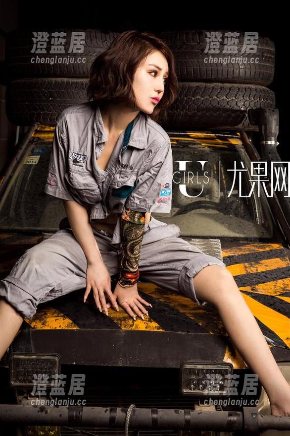 尤果网 - 私房大作战：张小西Ann白丝图包，究竟是白丝控还是摄影狂？