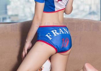 尤物馆 – 倾斜的光线与和服的邂逅，Yuky伊珍写真又来了！