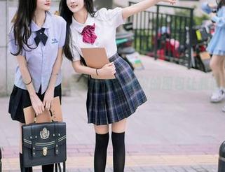 尤蜜荟 – 旗袍也可以这么俏皮？允尔的图包让我脑洞大开！