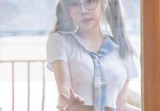 星颜社 – 张灵儿的魔法—免费图册里的自拍，她给你带来的微妙情境！