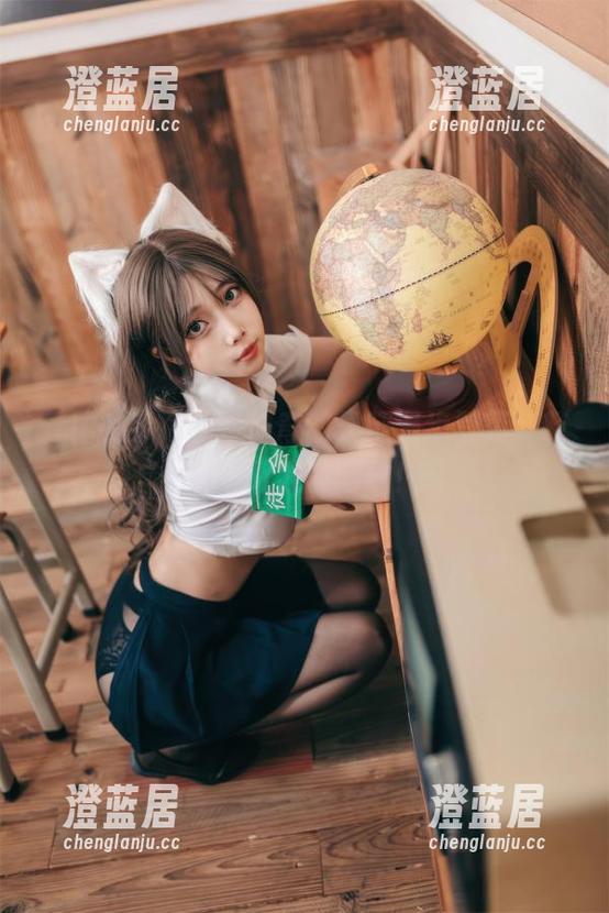 杏仁曲奇 套图在手,杏仁曲奇的长腿漫步登场,轻松获取我的眼球!