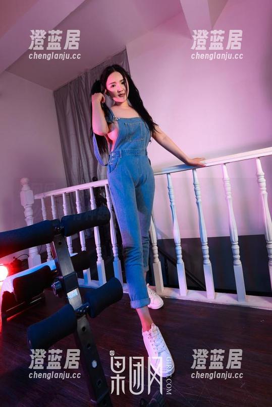 果团网-周妍希 果团网 - 说真的,周妍希的短裙写真,怎么看都有种想要偷偷借一下的冲动。