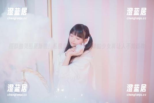 樱群的美图更新啦！私房里那位抓人眼球的少女真让人不知该咋办