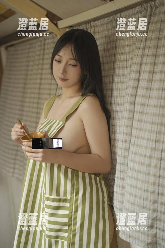 浅安安，椰奶，这组写真是冲着我胃口来的吧？
