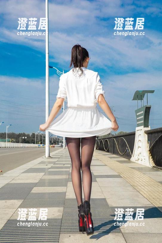 爱丝-何冉 爱丝 - 从这些图包感受何冉的优雅,“礼服”也是有学问的呀。
