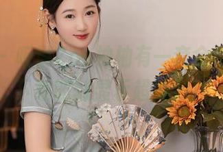 秀人网 – 听说Zoe柚柚有一套全新礼服，下载即刻显示超能力！