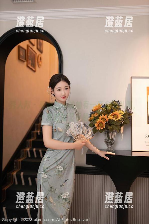 秀人网 – 听说Zoe柚柚有一套全新礼服，下载即刻显示超能力！