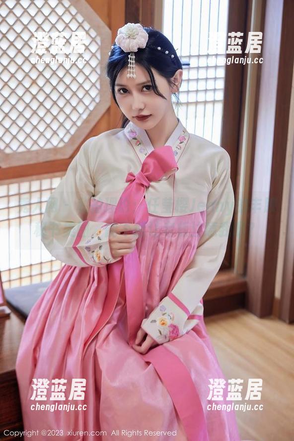 秀人网-任莹樱Jenny 秀人网 - 私拍理论:任莹樱Jenny的丰腴秘书美图,能不能让老板注意我呀?