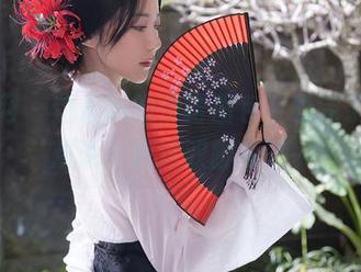 秀人网 – 这最新的伊诺图包，看完了我只想说：我这双脚真丑…
