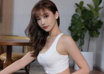 秀人网 – 小乔babyb这次的美腿作品让我肚子里的小鹿开始乱撞，分享还是不分享，这个问题太难了。