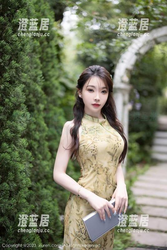 秀人网-朱可人 秀人网 - 职业装下的朱可人,完全没圣光,撇去滤镜之后的真实。
