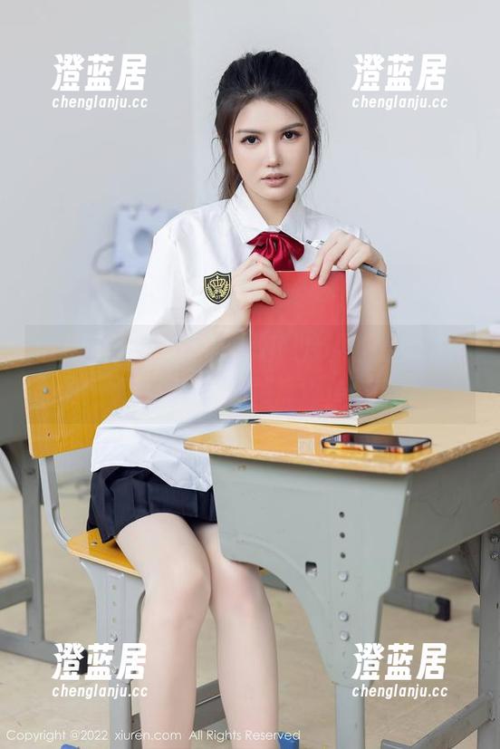 秀人网 - 李丽莎的美腿照片，看看就满足了，临近夏天归根结底还是腿好看。
