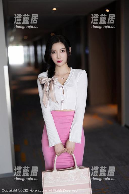 秀人网-涵涵Luna 秀人网 - 免费的肉丝美图,涵涵Luna嘛,随便欣赏就好,当然也能嗑一嗑